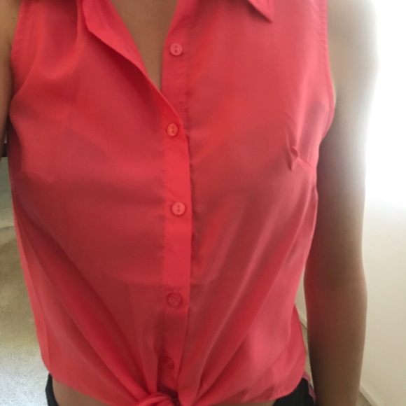 Crop top blouse! - Picture 3 of 3